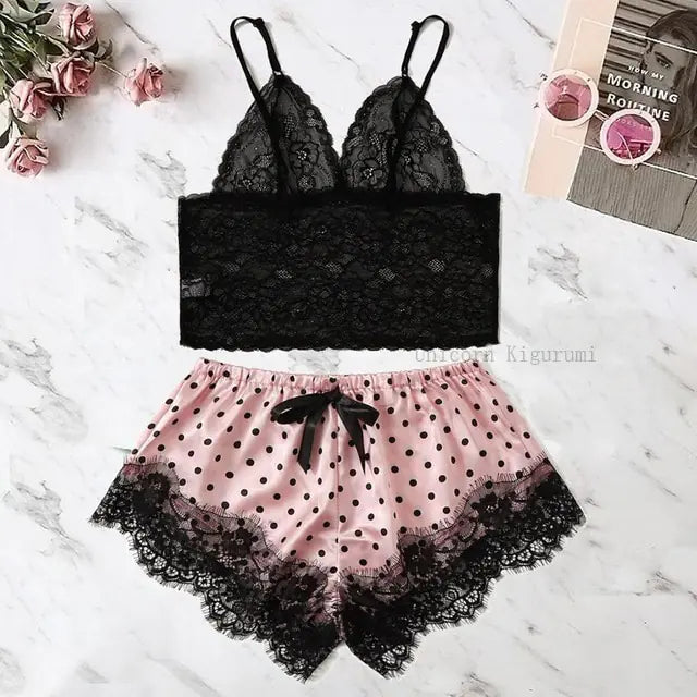 Printed Lace Pajama Set: Elegant Sleepwear